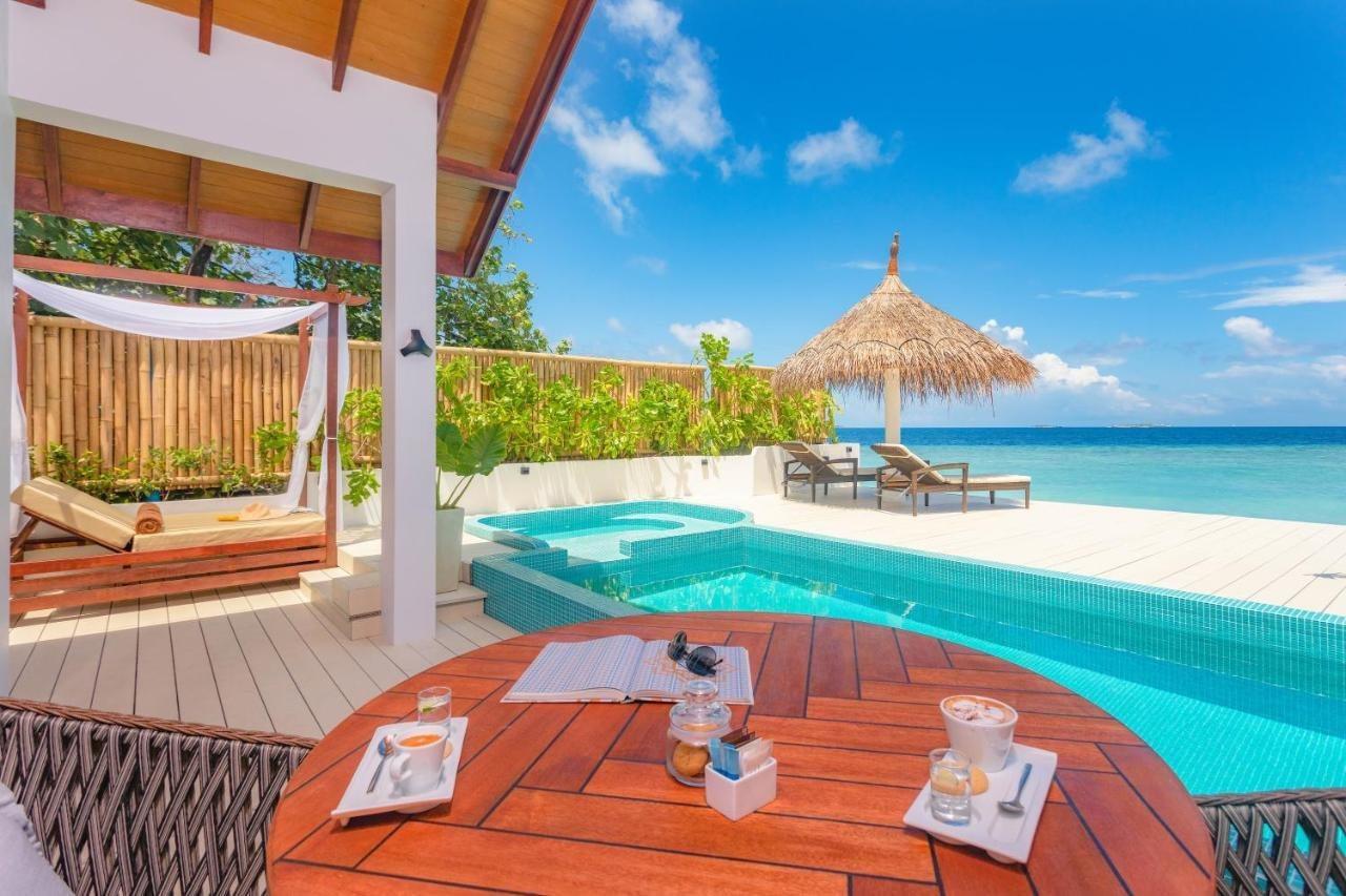 Malahini Kuda Bandos Resort Hulhumale Ngoại thất bức ảnh A beach villa at the resort