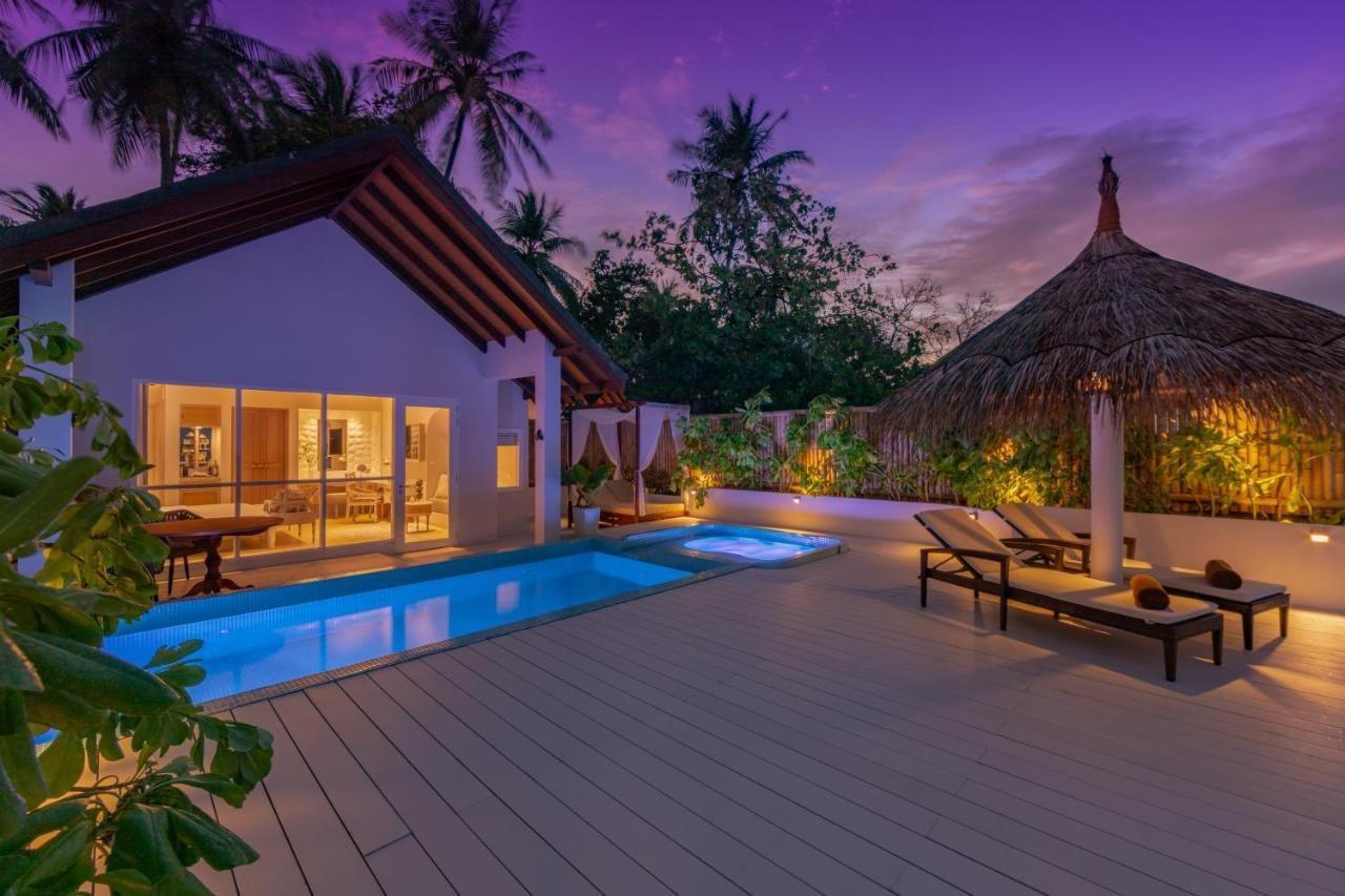Malahini Kuda Bandos Resort Hulhumale Ngoại thất bức ảnh A beach villa at the resort