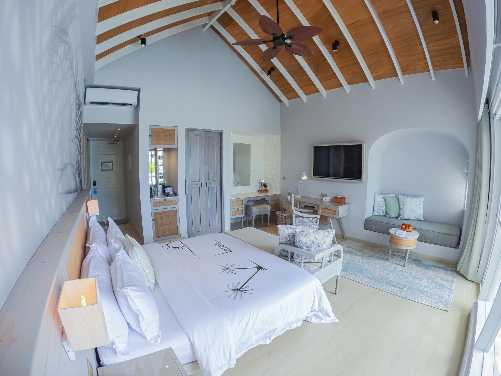 Malahini Kuda Bandos Resort Hulhumale Ngoại thất bức ảnh A bedroom at the resort