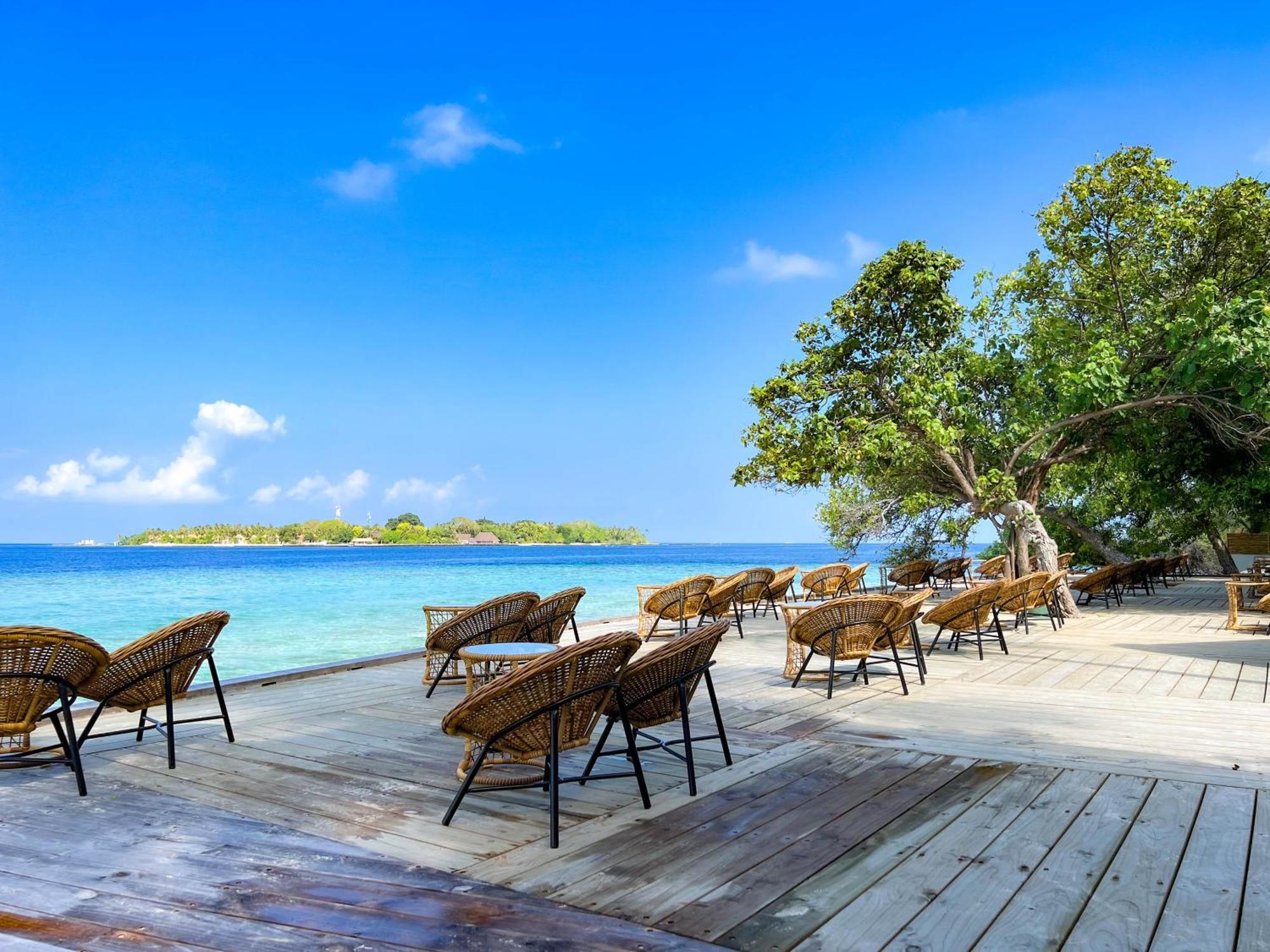 Malahini Kuda Bandos Resort Hulhumale Ngoại thất bức ảnh View of the island from the resort