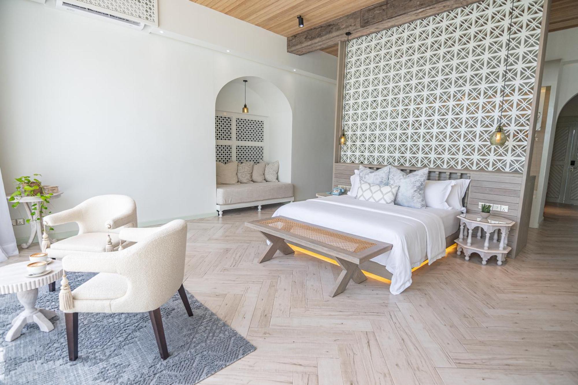 Malahini Kuda Bandos Resort Hulhumale Ngoại thất bức ảnh A bedroom at the hotel